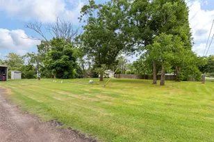 703 Pecan Valley Dr, Wharton, TX 77488 - Photo 2