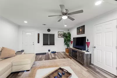 703 Pecan Valley Drive, Wharton, TX 77488 - Photo 8