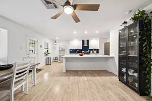 8215 Braes River Dr, Houston, TX 77074 - Photo 10