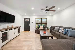 8215 Braes River Dr, Houston, TX 77074 - Photo 4