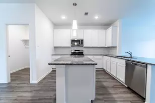 13113 Sapphire Lake Ln, Texas City, TX 77568 - Photo 4