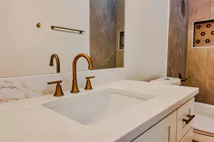 823 North Loop S, Houston, TX 77022 - Photo 40