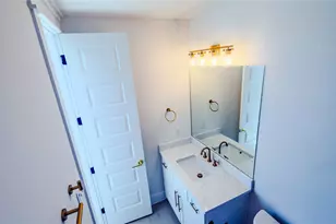823 North Loop S, Houston, TX 77022 - Photo 22