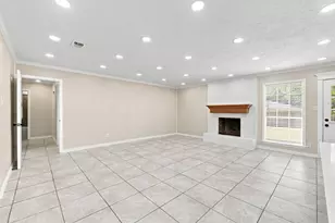 1302 Hawk Tree Dr, College Station, TX 77845 - Photo 4