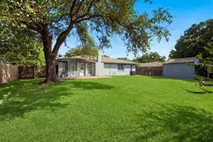 1302 Hawk Tree Dr, College Station, TX 77845 - Photo 16