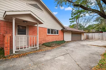 5443 Kingfisher Drive, Houston, TX 77096 - Photo 4
