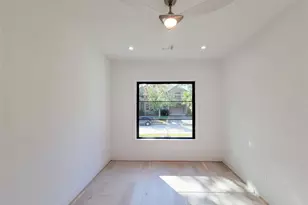 4026 Underwood St, Houston, TX 77025 - Photo 16