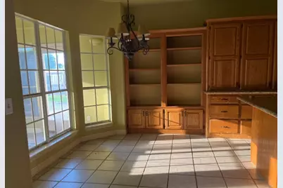 127 Indian Warrior Trail, Lake Jackson, TX 77566 - Photo 4