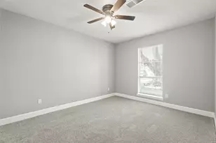 304 E Dumble St, Alvin, TX 77511 - Photo 12