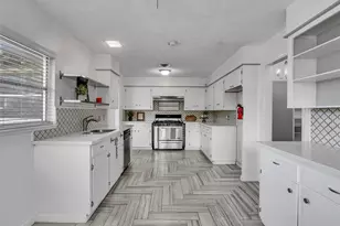 2011 Durrain Ferry Rd, Baytown, TX 77520 - Photo 14