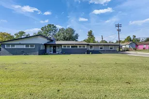 2011 Durrain Ferry Rd, Baytown, TX 77520 - Photo 2