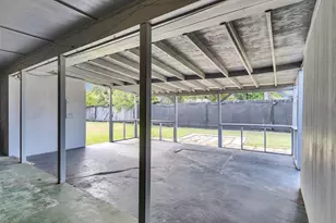 2011 Durrain Ferry Rd, Baytown, TX 77520 - Photo 8