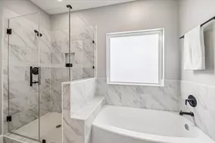 982 Randolph St, Houston, TX 77088 - Photo 12