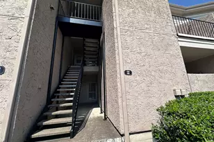 10855 Meadowglen Ln, Houston, TX 77042 - Photo 22