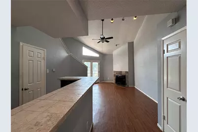 10855 Meadowglen Lane #928, Houston, TX 77042 - Photo 4