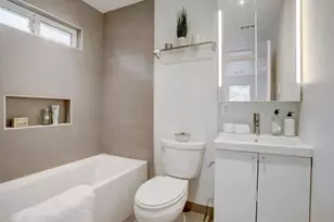 6107 N Main St, Houston, TX 77009 - Photo 8
