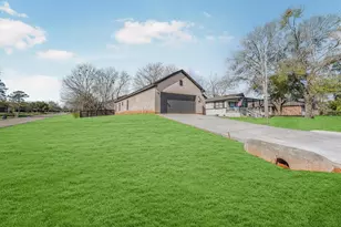 10703 Hillside Dr, Montgomery, TX 77356 - Photo 6