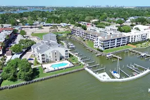 205 Yacht Club Ln, Seabrook, TX 77586 - Photo 4