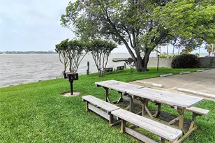 205 Yacht Club Ln, Seabrook, TX 77586 - Photo 26
