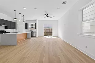 951 Highland Lgt Ln, Houston, TX 77091 - Photo 2