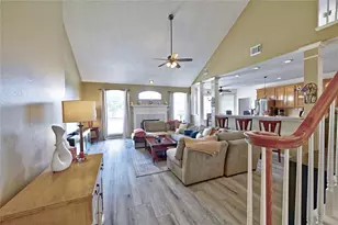 1415 Crystal Lake Cir E, Pearland, TX 77584 - Photo 8