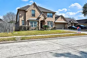 1415 Crystal Lake Cir E, Pearland, TX 77584 - Photo 1