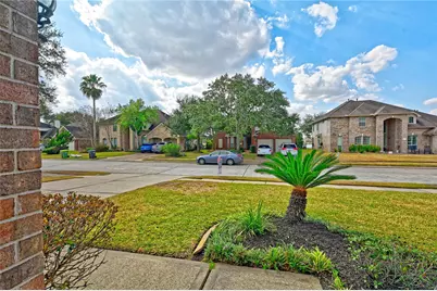 1415 Crystal Lake Circle E, Pearland, TX 77584 - Photo 46