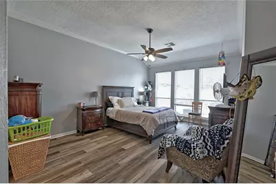 1415 Crystal Lake Circle E, Pearland, TX 77584 - Photo 18