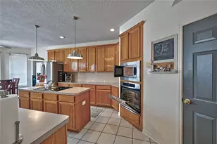 1415 Crystal Lake Cir E, Pearland, TX 77584 - Photo 12