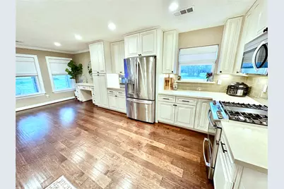 510 N Shadowbend Avenue, Friendswood, TX 77546 - Photo 12