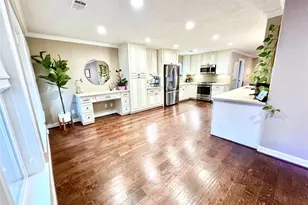 510 N Shadowbend Ave, Friendswood, TX 77546 - Photo 8