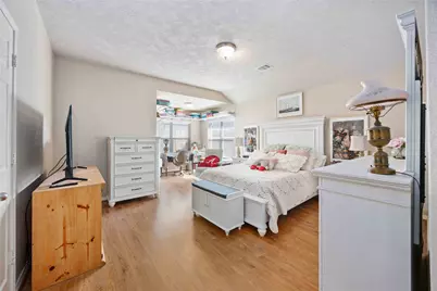 10015 Lynnwood Drive, Baytown, TX 77521 - Photo 16