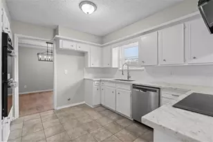 12915 Shady Knoll Ln, Cypress, TX 77429 - Photo 10