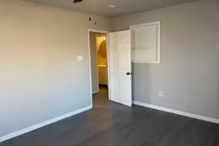 5402 Lyndhurst Dr, Houston, TX 77033 - Photo 4