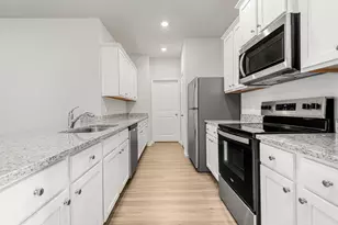 6411 Winter Elm St, Houston, TX 77048 - Photo 2