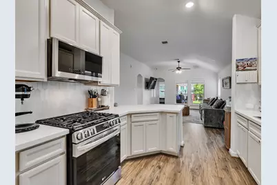 4827 Ladona Court, League City, TX 77573 - Photo 14