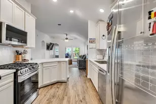 4827 Ladona Ct, League City, TX 77573 - Photo 12