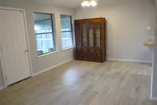 2822 Mesquite Dr, Sugar Land, TX 77479 - Photo 4