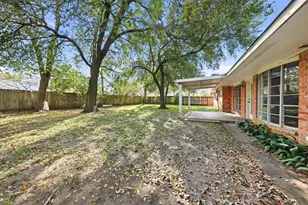 7015 Pella Dr, Houston, TX 77036 - Photo 34