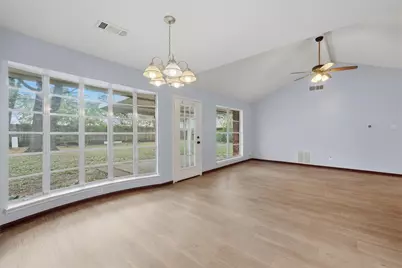 7015 Pella Drive, Houston, TX 77036 - Photo 14