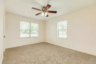 837 Pin Money St, Clute, TX 77531 - Photo 18