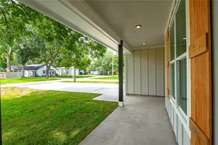 219 E Southland Ave, Alvin, TX 77511 - Photo 6