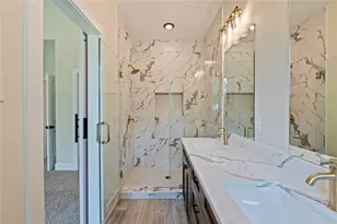 219 E Southland Ave, Alvin, TX 77511 - Photo 22