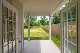 219 E Southland Ave, Alvin, TX 77511 - Photo 24