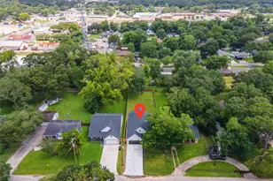 219 E Southland Ave, Alvin, TX 77511 - Photo 2