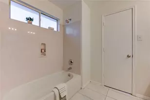 9926 Myrtle Field Ln, Houston, TX 77044 - Photo 32