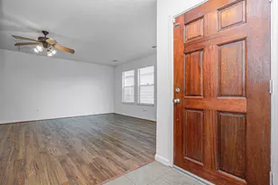 10918 Tobar Falls Cir, Houston, TX 77064 - Photo 6