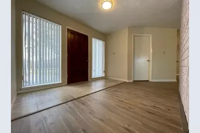 2726 Mesquite Drive, Sugar Land, TX 77479 - Photo 2