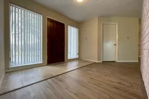 2726 Mesquite Dr, Sugar Land, TX 77479 - Photo 2