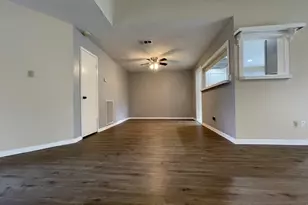 2726 Mesquite Dr, Sugar Land, TX 77479 - Photo 8